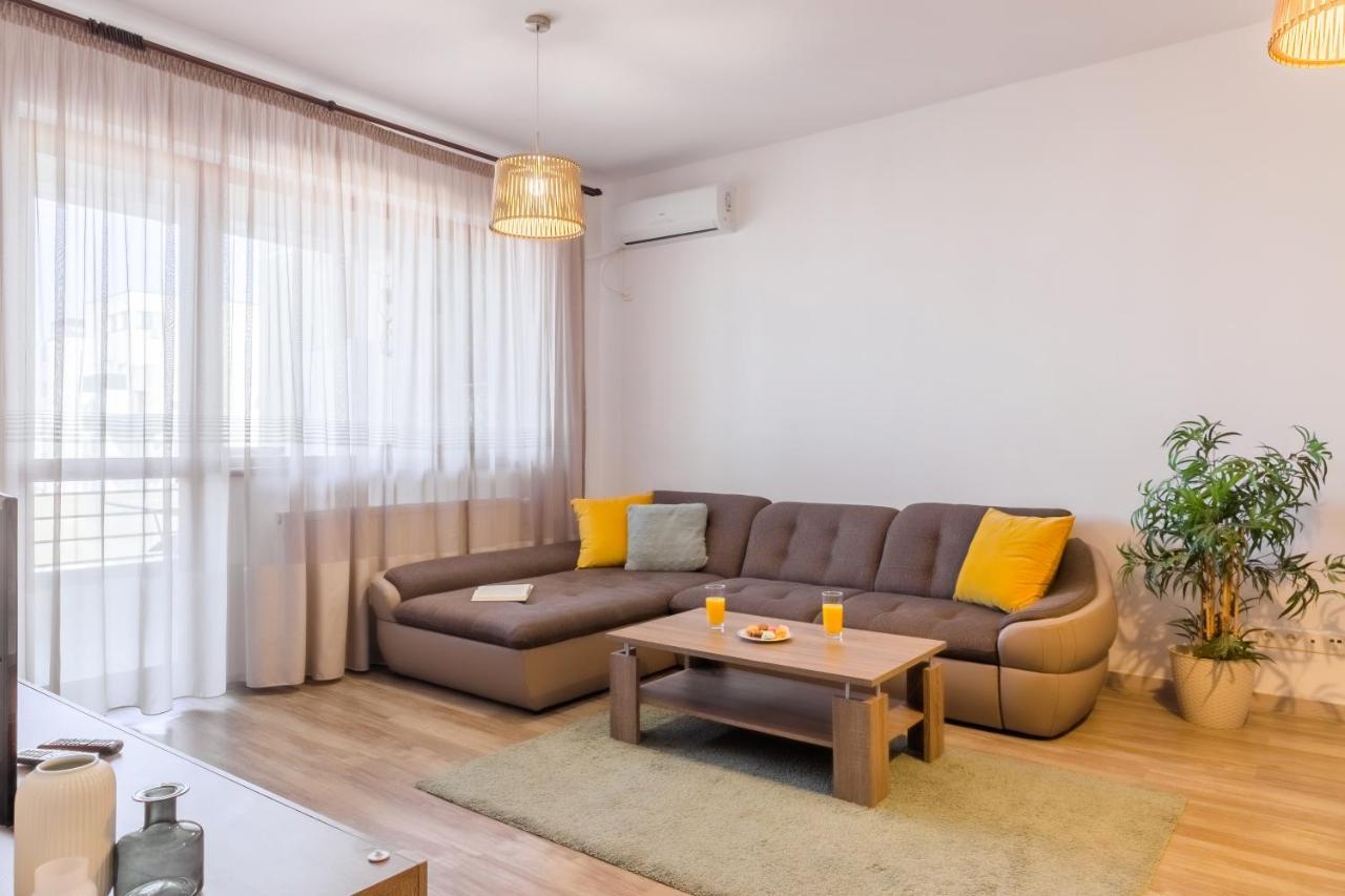 Lovely Apartment With City View Boekarest Buitenkant foto