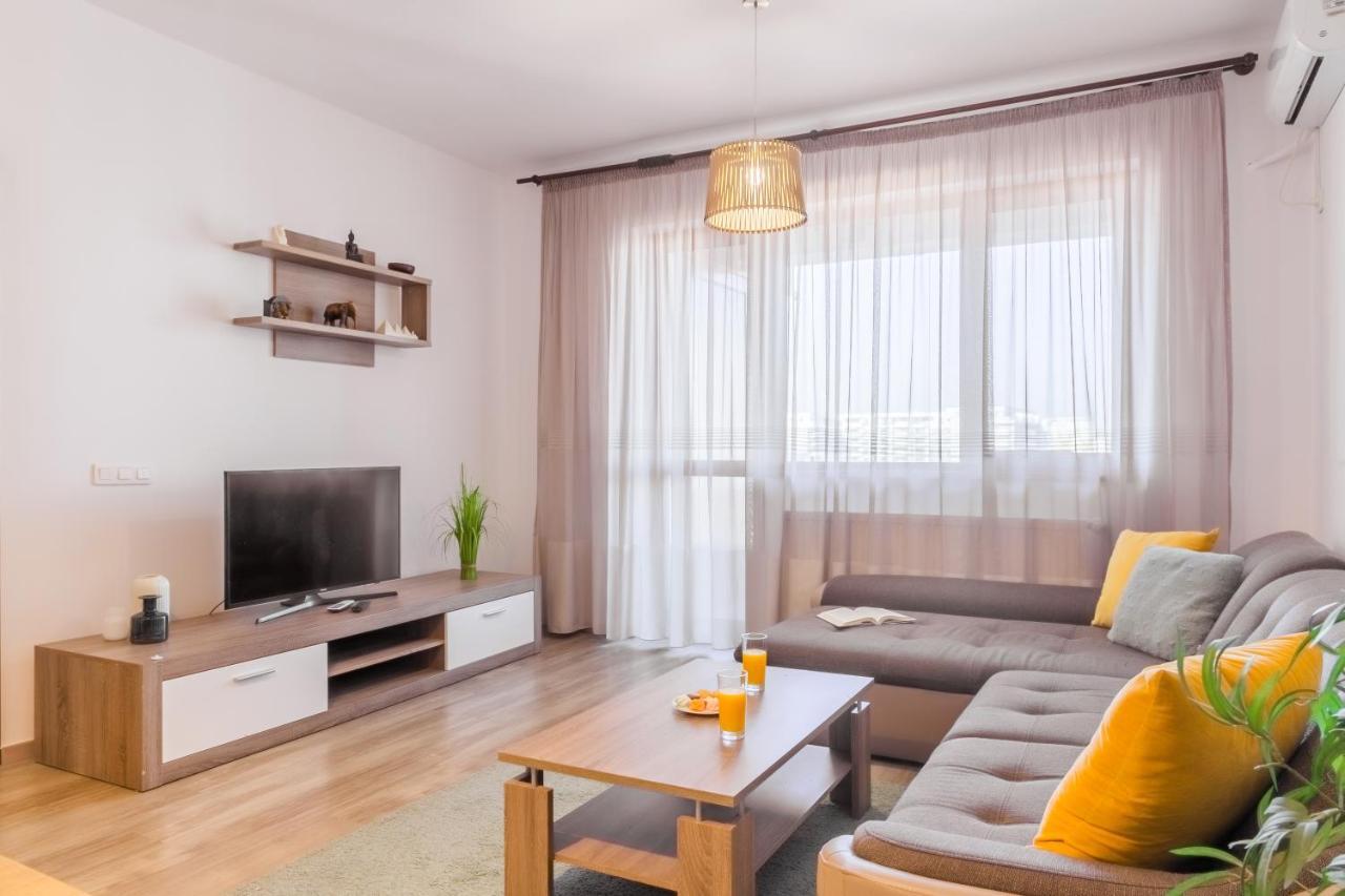 Lovely Apartment With City View Boekarest Buitenkant foto