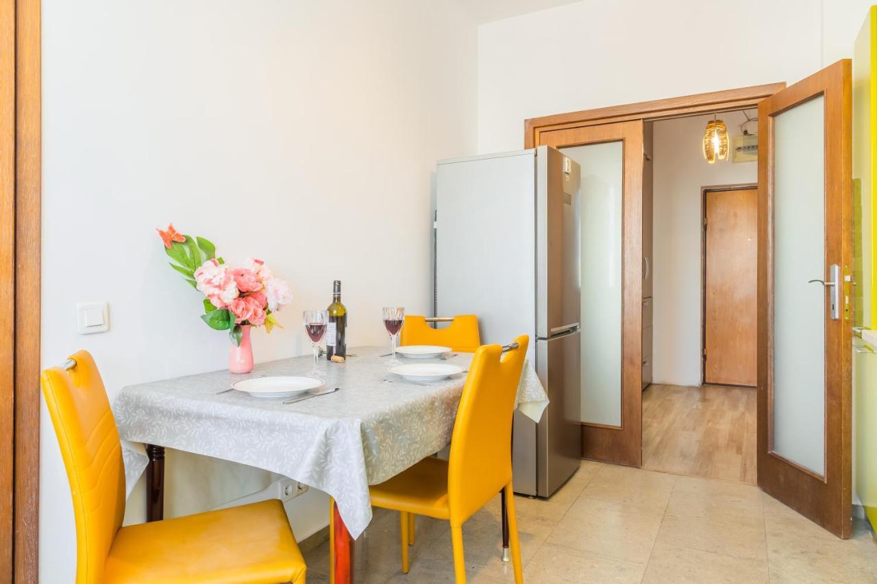 Lovely Apartment With City View Boekarest Buitenkant foto