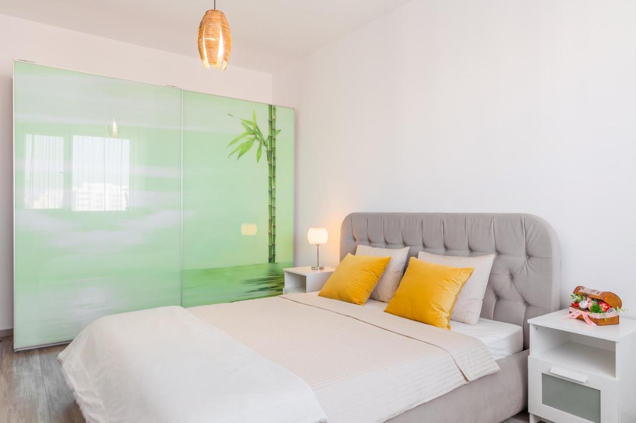 Lovely Apartment With City View Boekarest Buitenkant foto