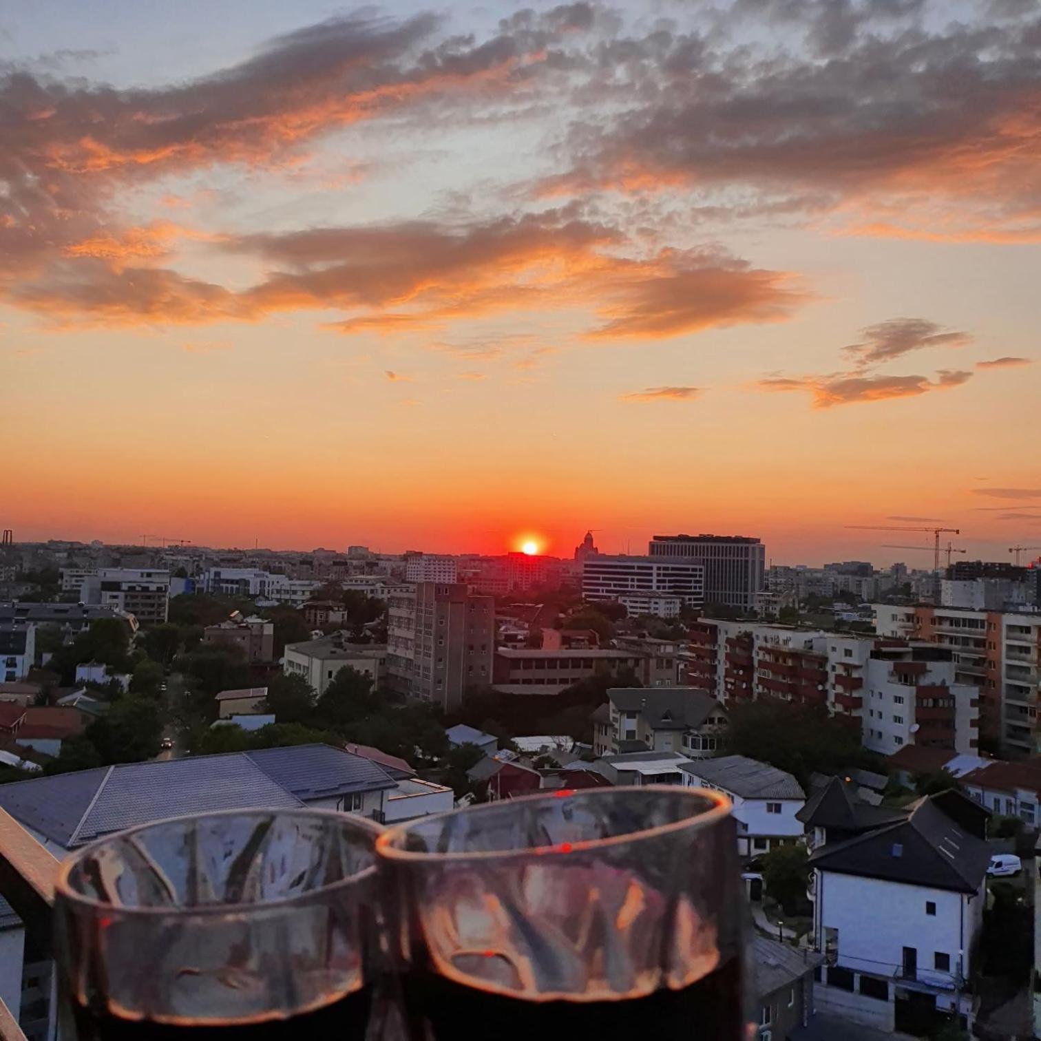 Lovely Apartment With City View Boekarest Buitenkant foto
