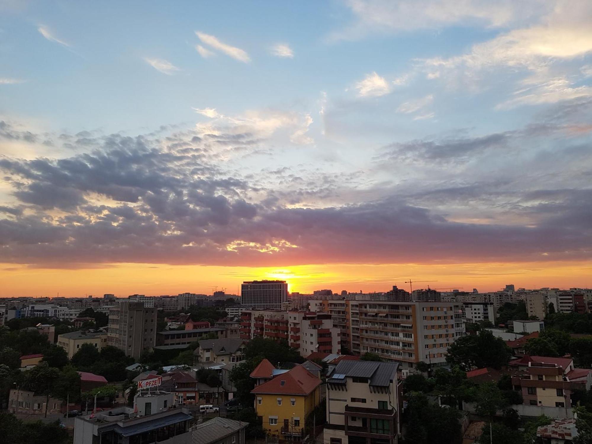 Lovely Apartment With City View Boekarest Buitenkant foto